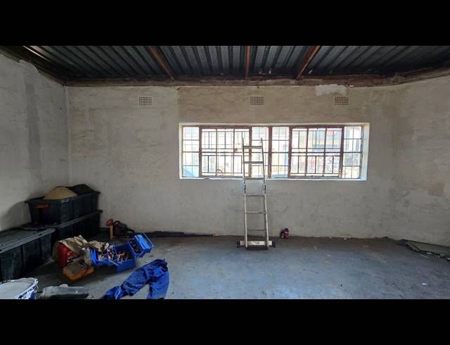 493M² WAREHOUSE TO LET IN SEBENZA